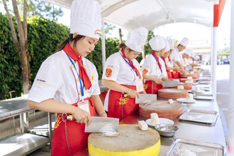 初高中生学厨师好吗？