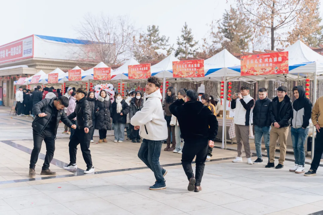 新疆新东方元宵游园会，现场嗨翻天！